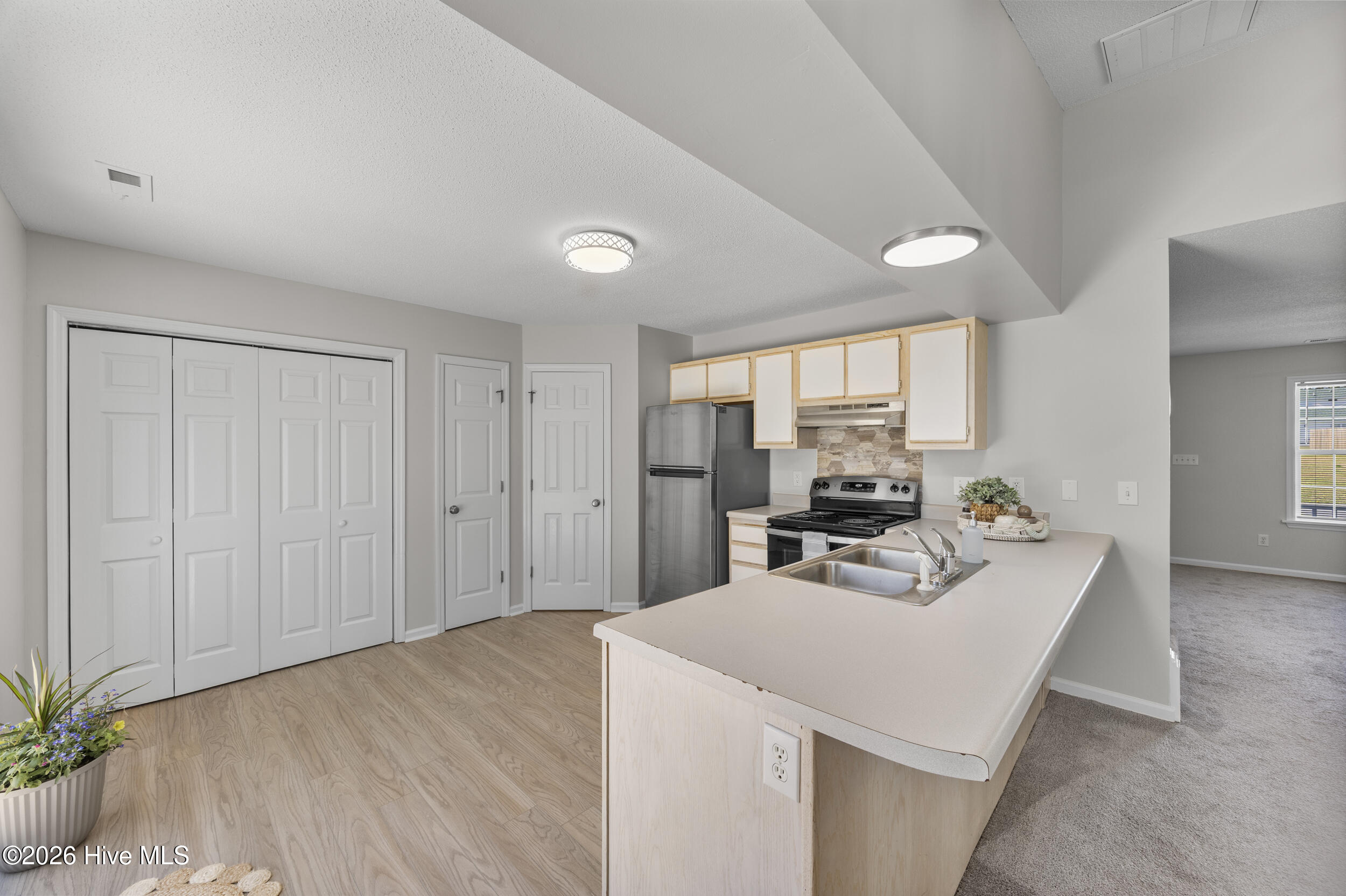 302 Winners Circle S