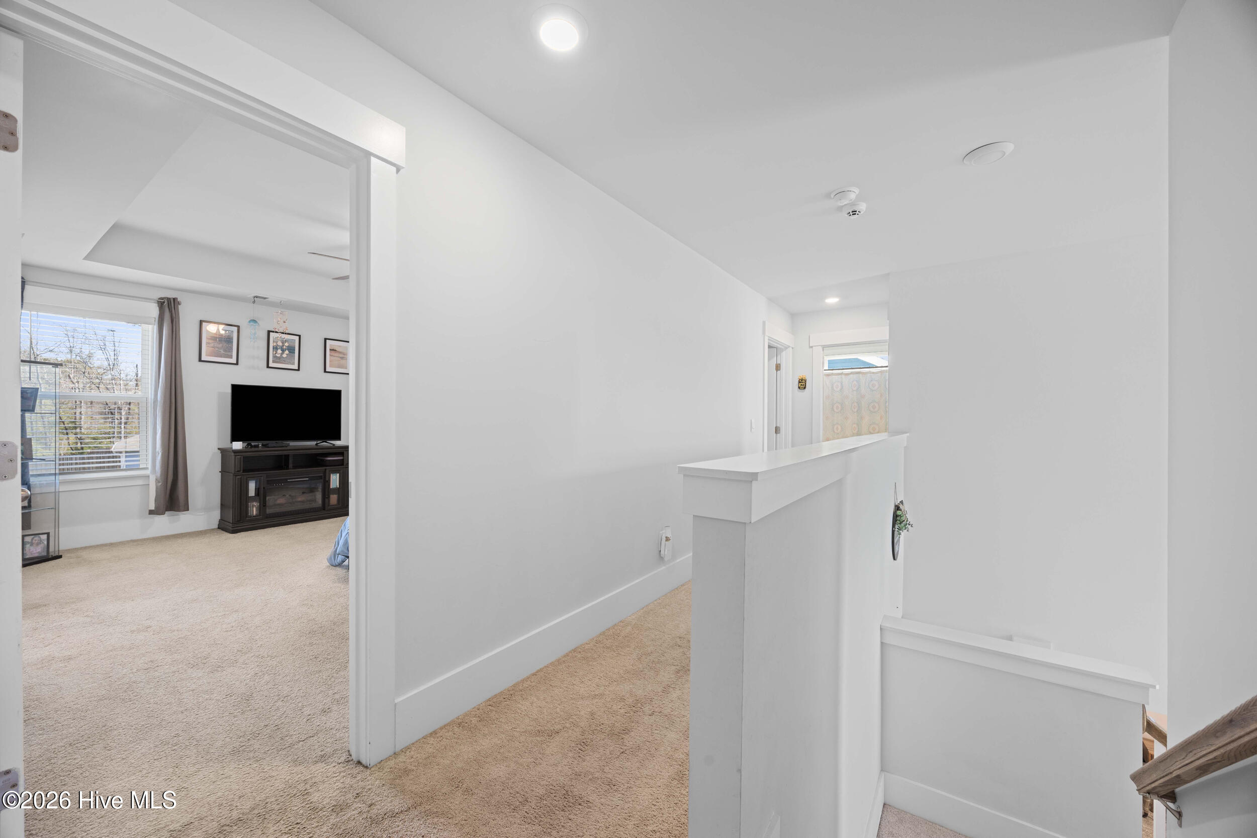 502 Edgewater Way