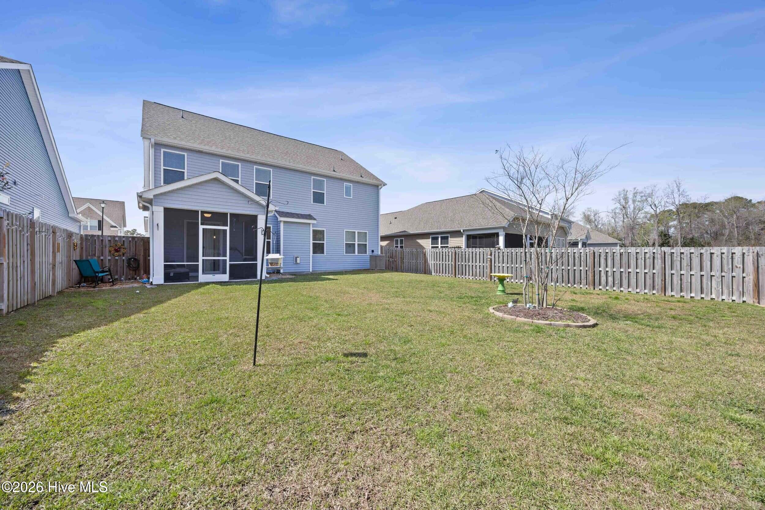 502 Edgewater Way