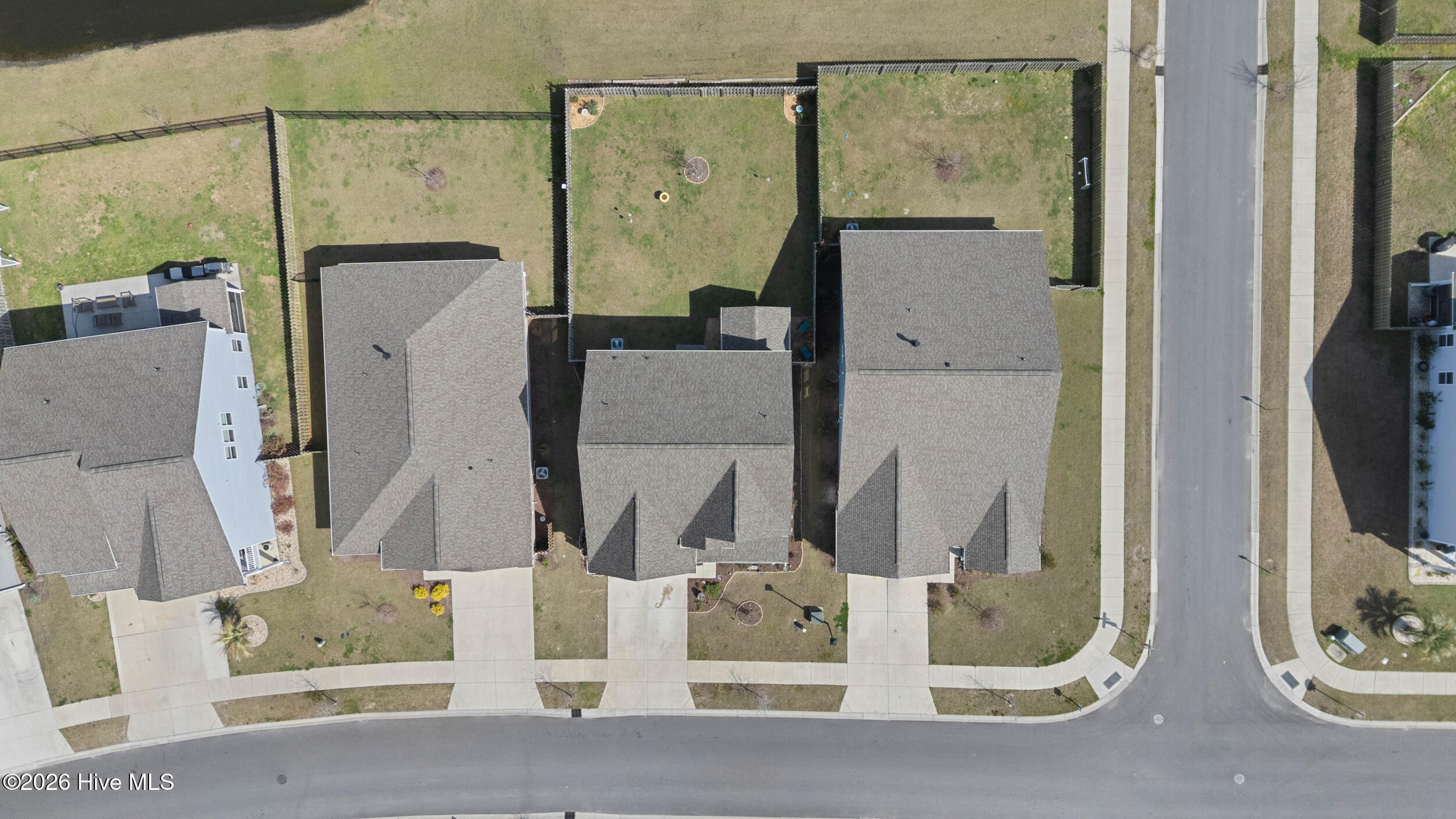 502 Edgewater Way