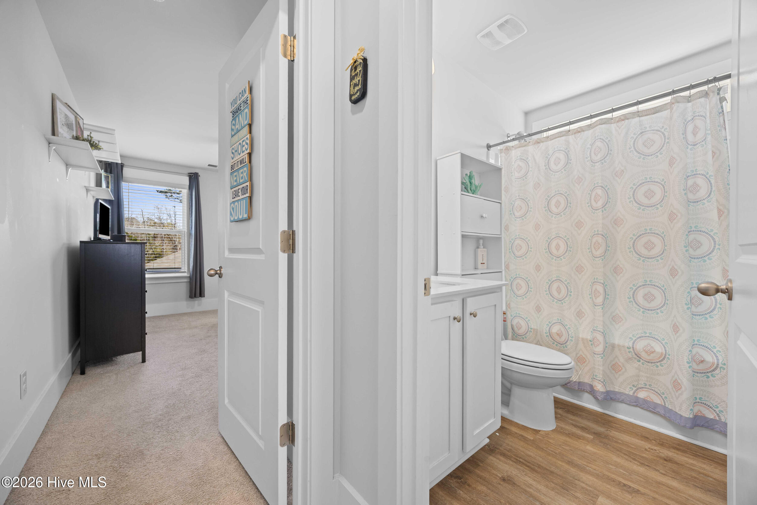 502 Edgewater Way