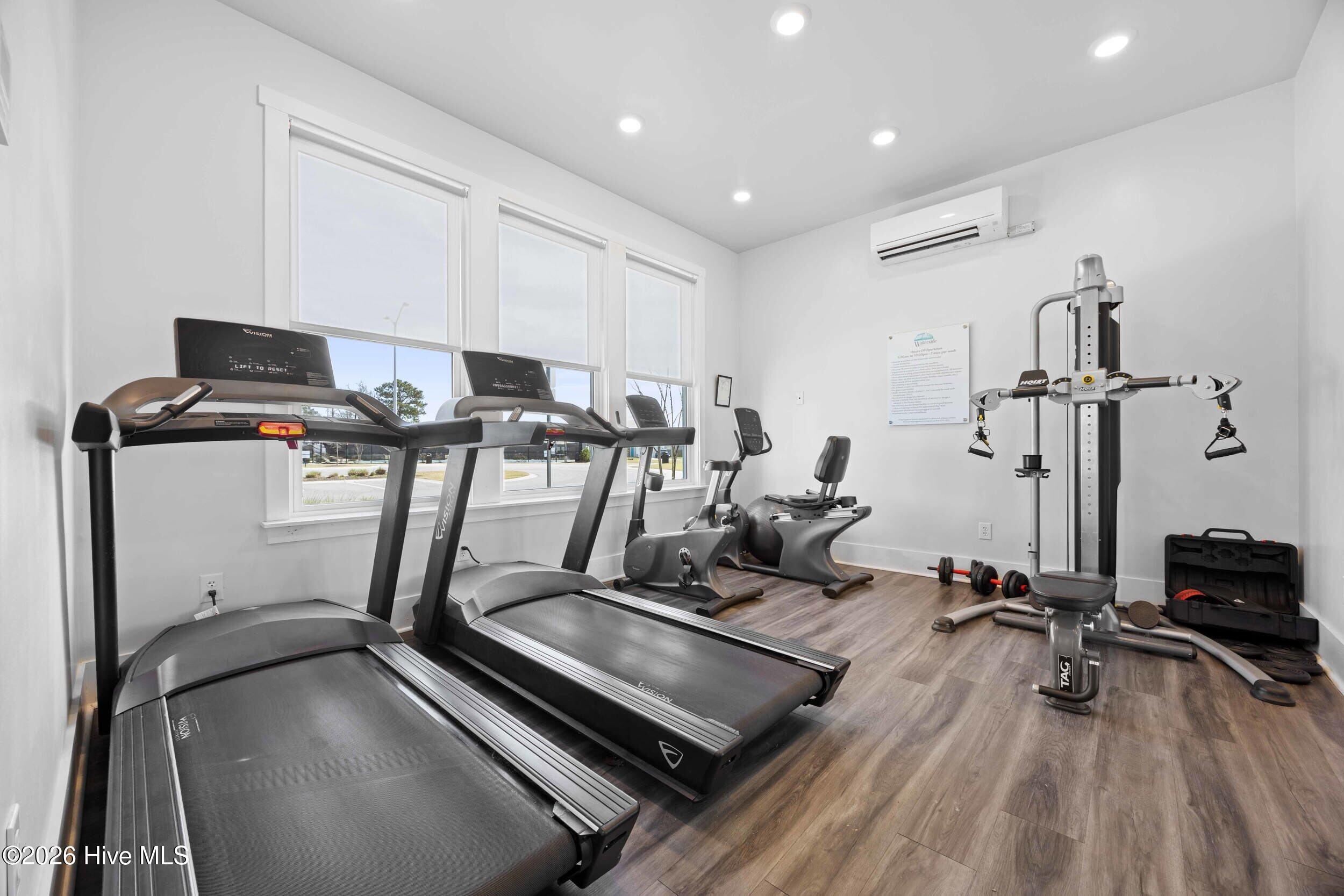 502 Edgewater Way