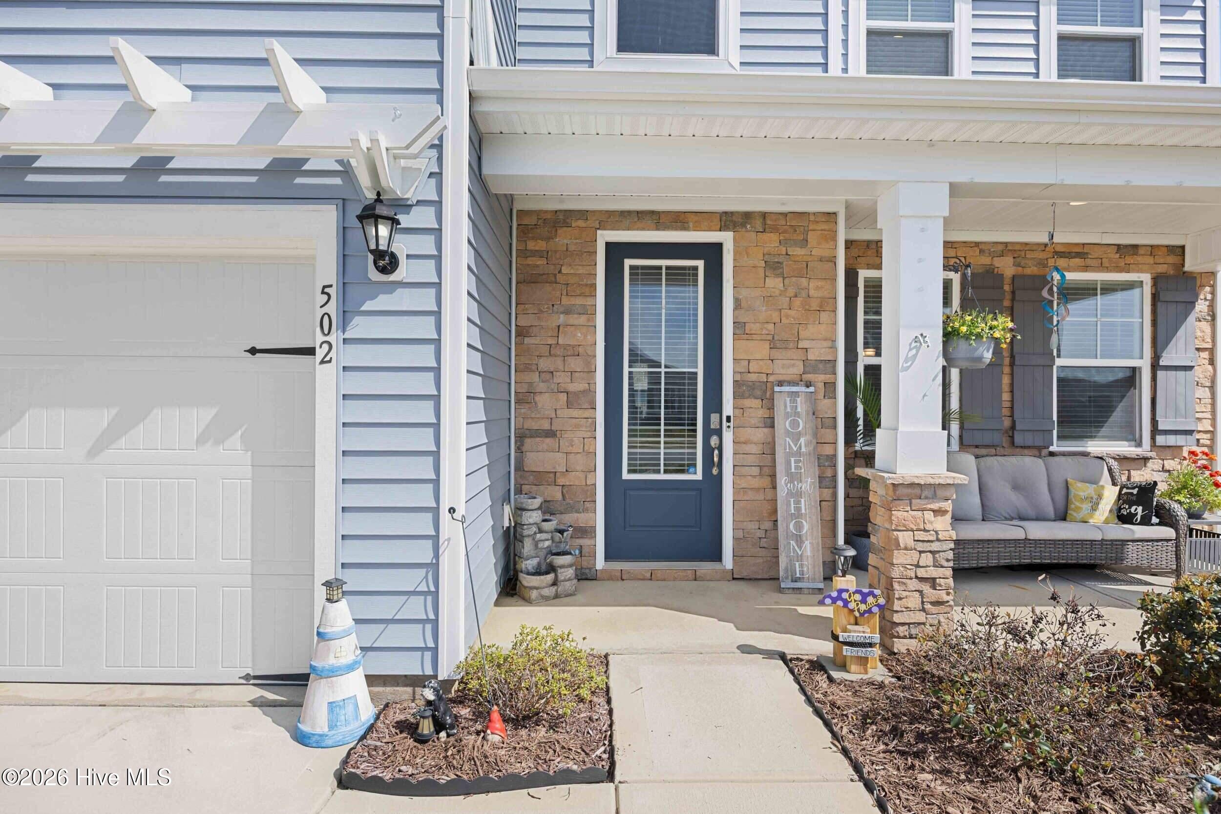 502 Edgewater Way