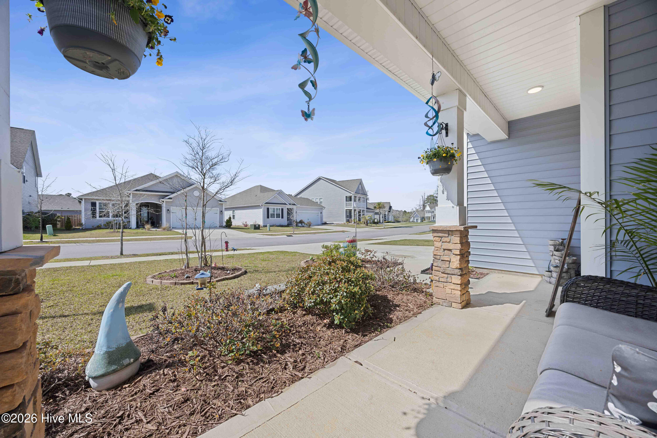 502 Edgewater Way
