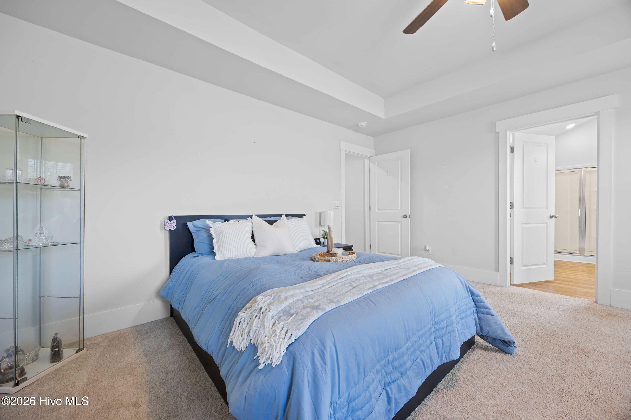 502 Edgewater Way
