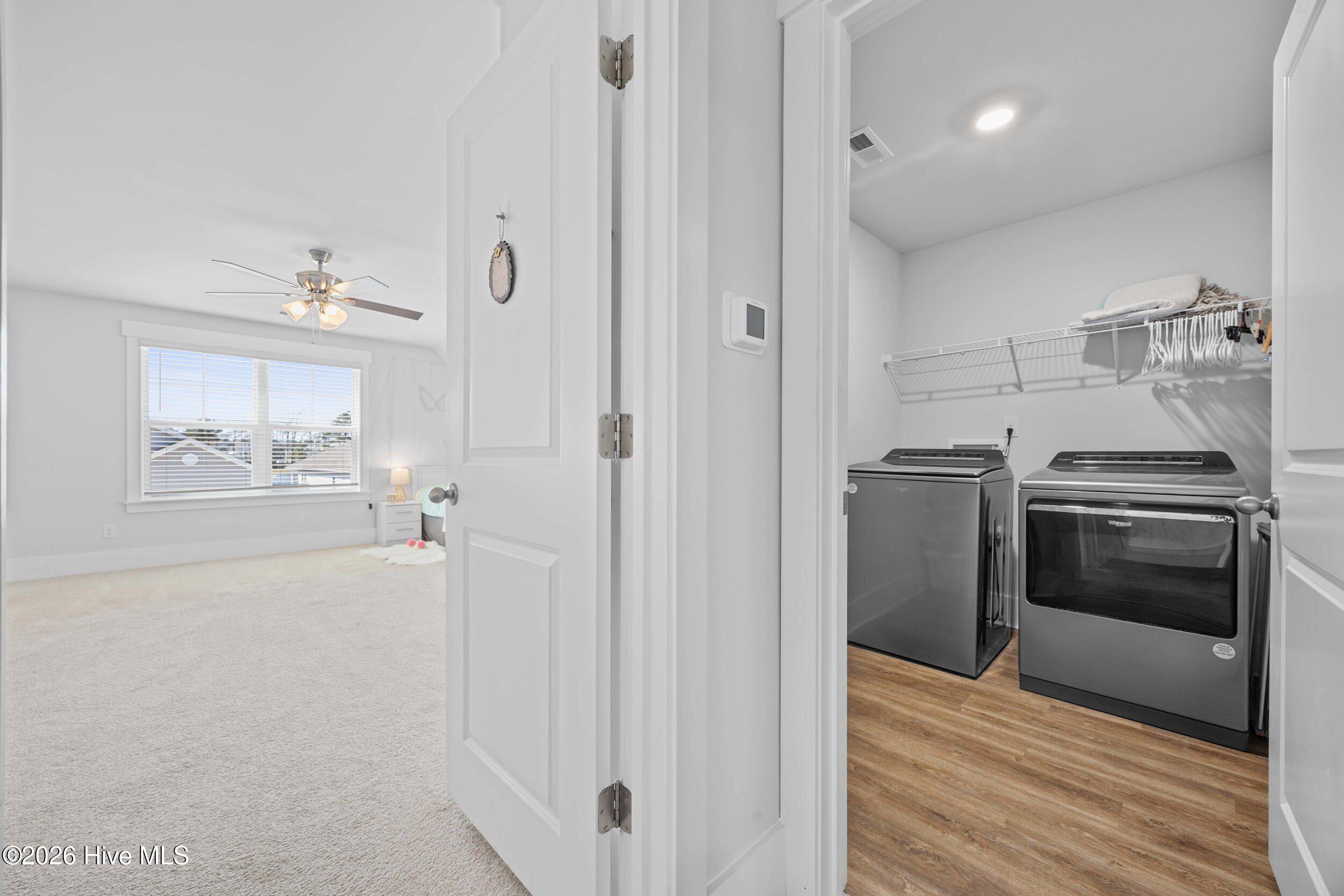 502 Edgewater Way