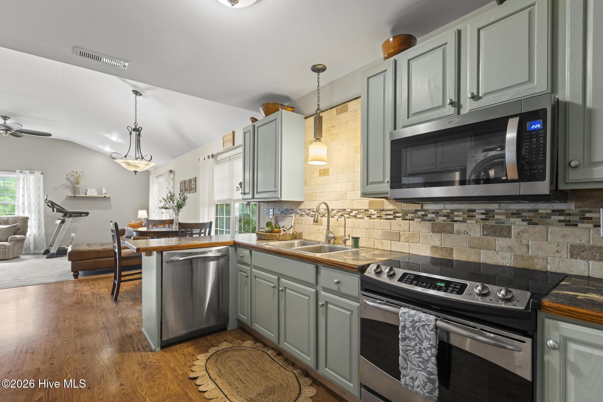 346 Knollwood Drive