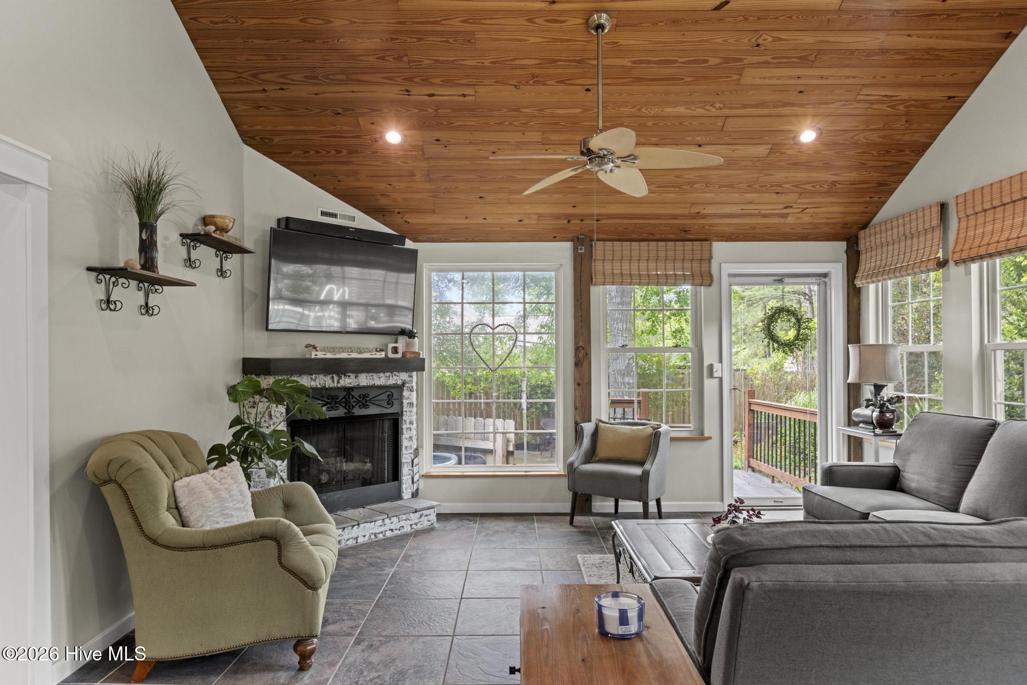 346 Knollwood Drive
