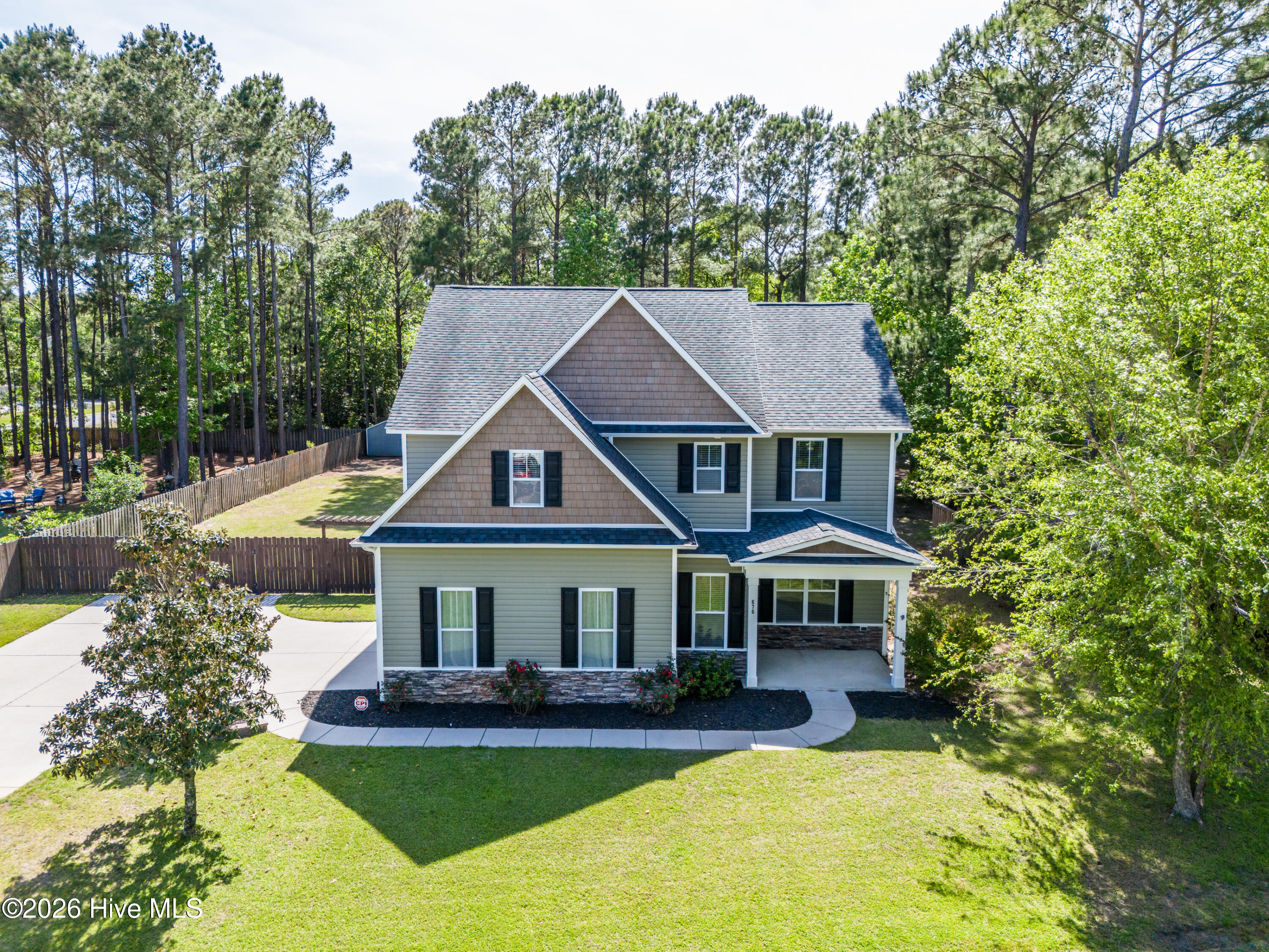 676 Majestic Oaks Drive