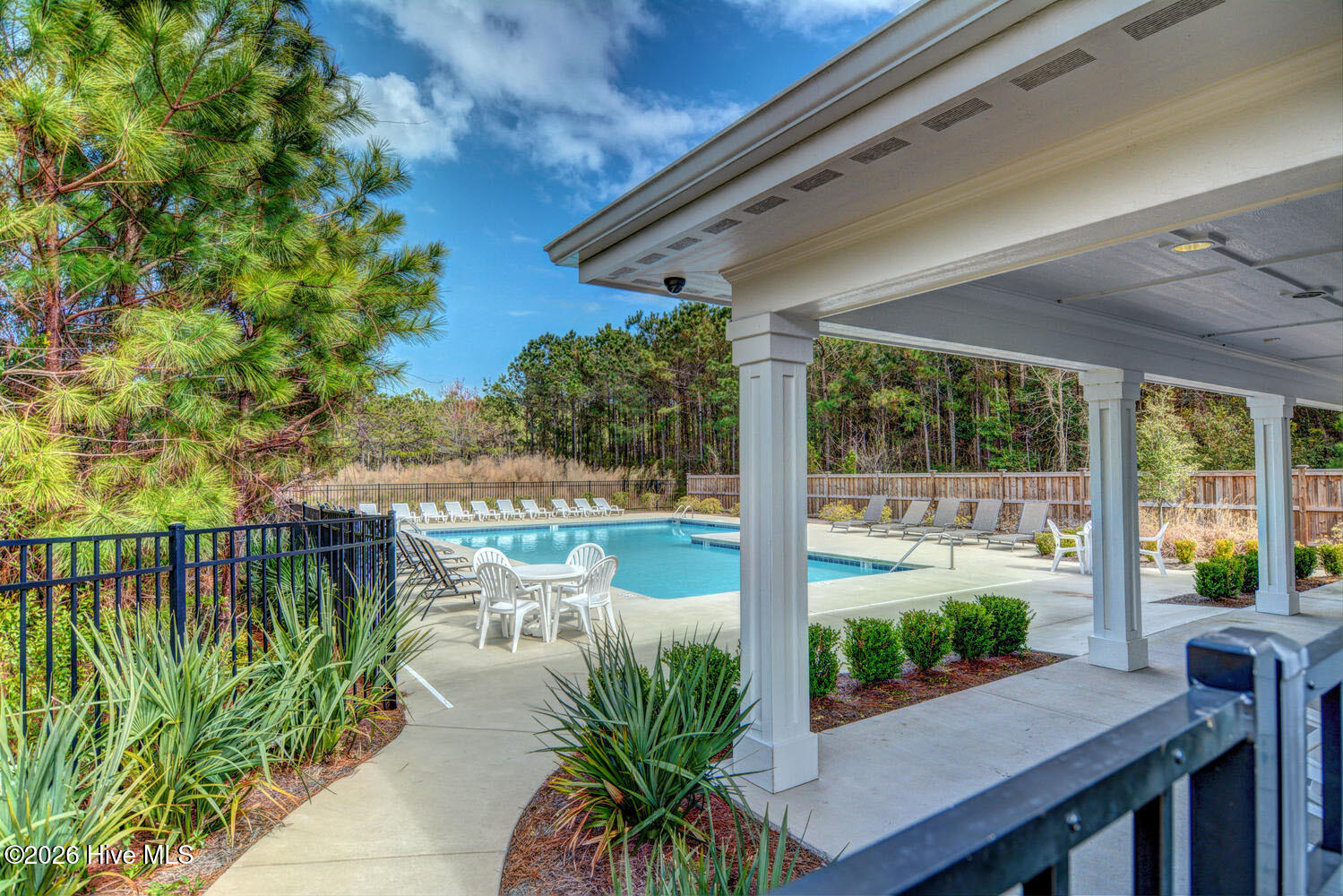 676 Majestic Oaks Drive