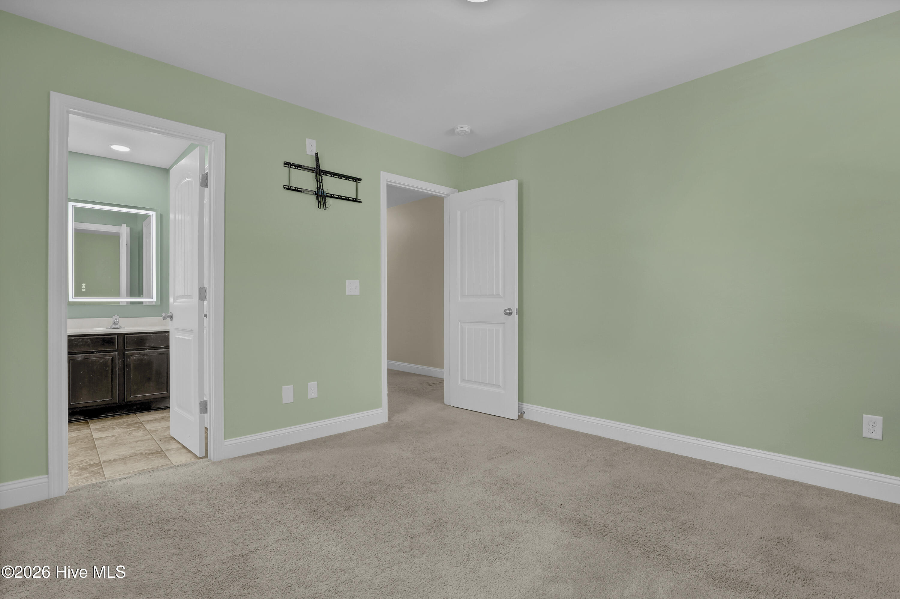 676 Majestic Oaks Drive