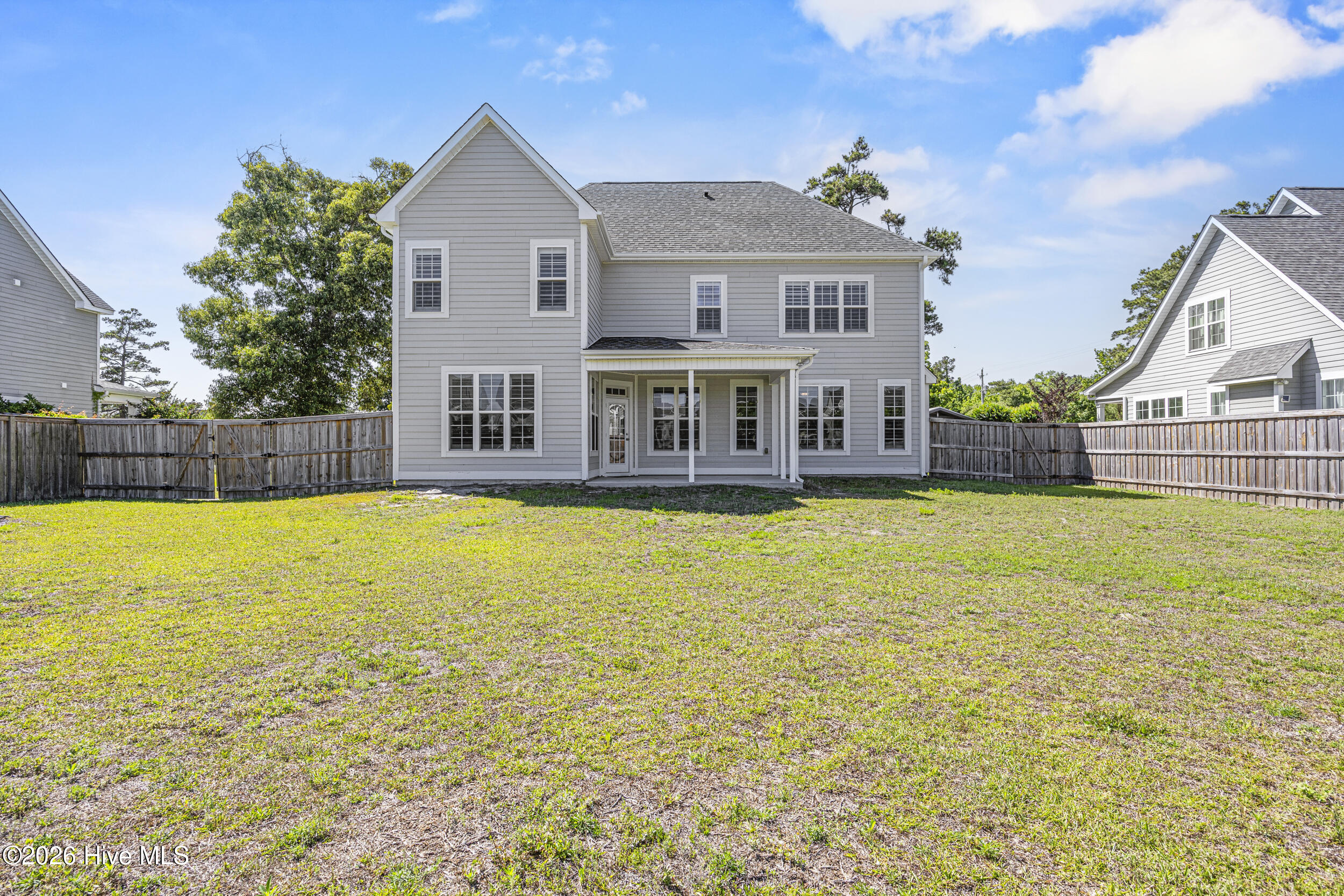 704 W Craftsman Way