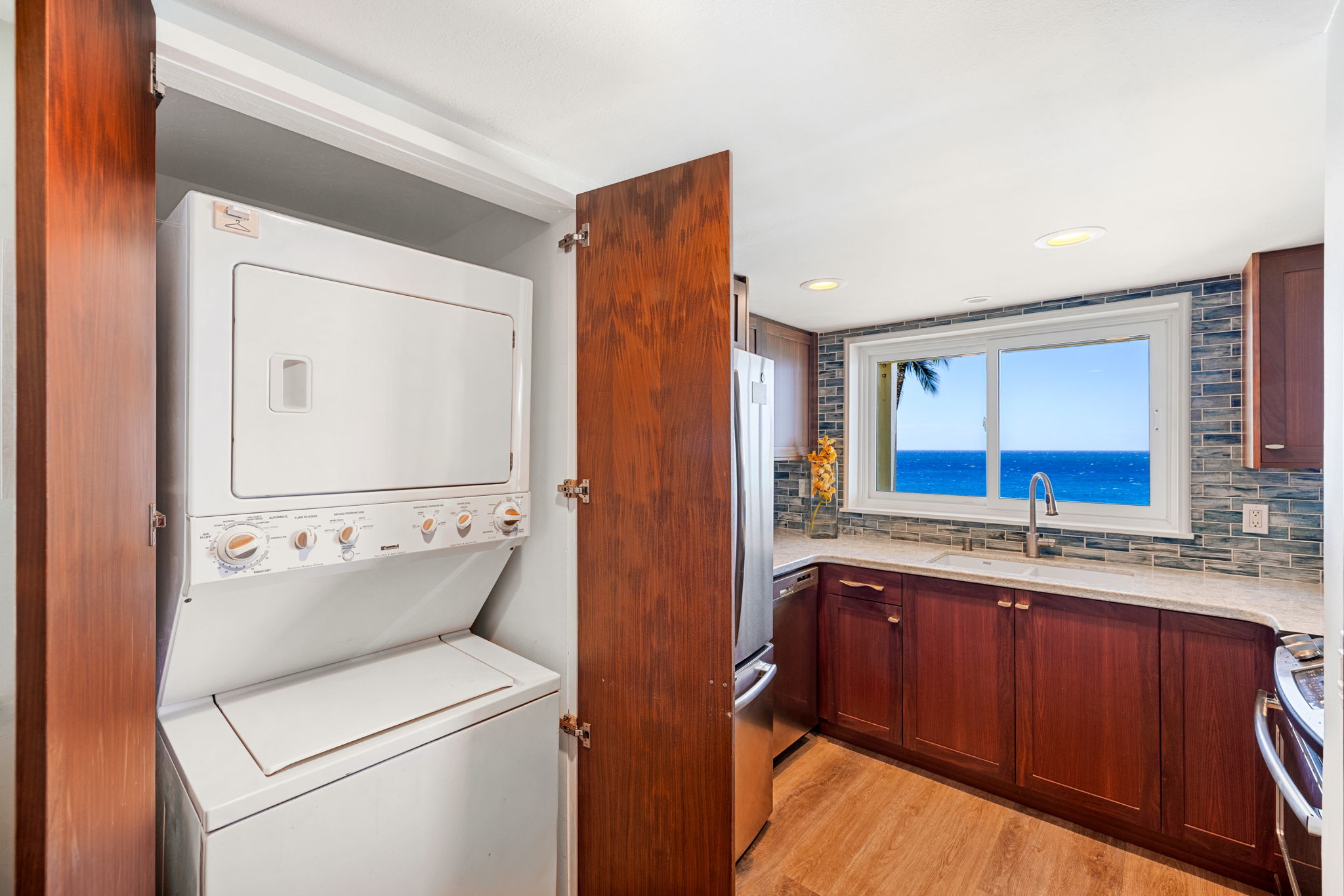 1697 PEE RD 203