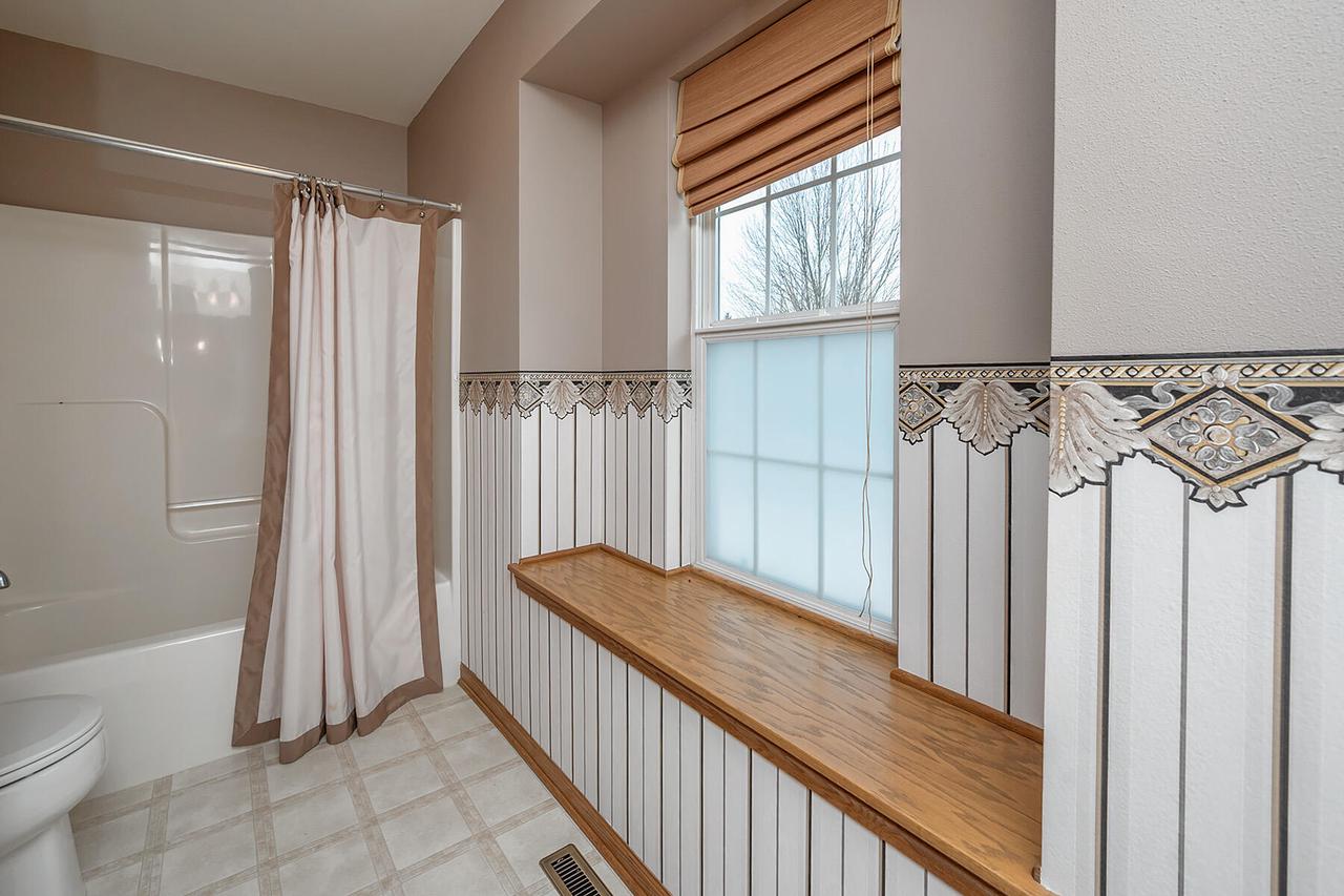 1632 Auburn COURT