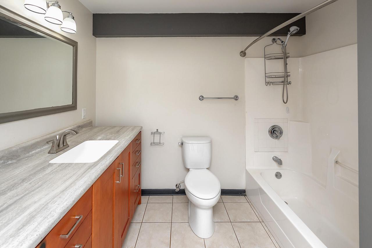 1632 Auburn COURT