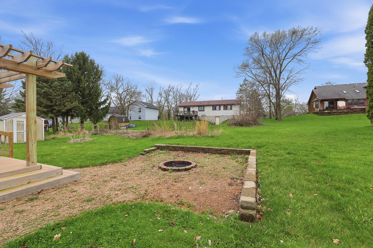 N4493 Hickory ROAD