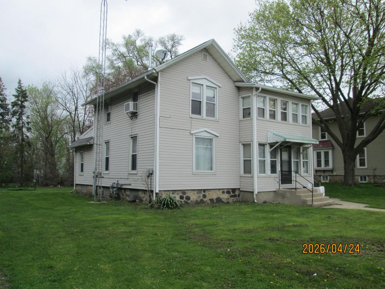 210 E Court STREET