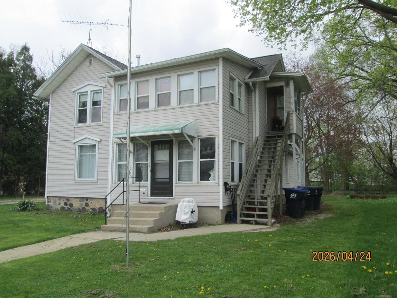 210 E Court STREET