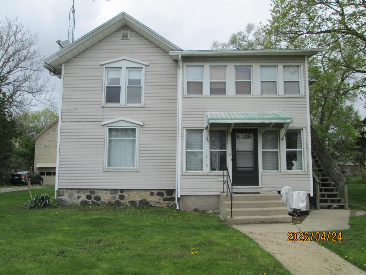 210 E Court STREET