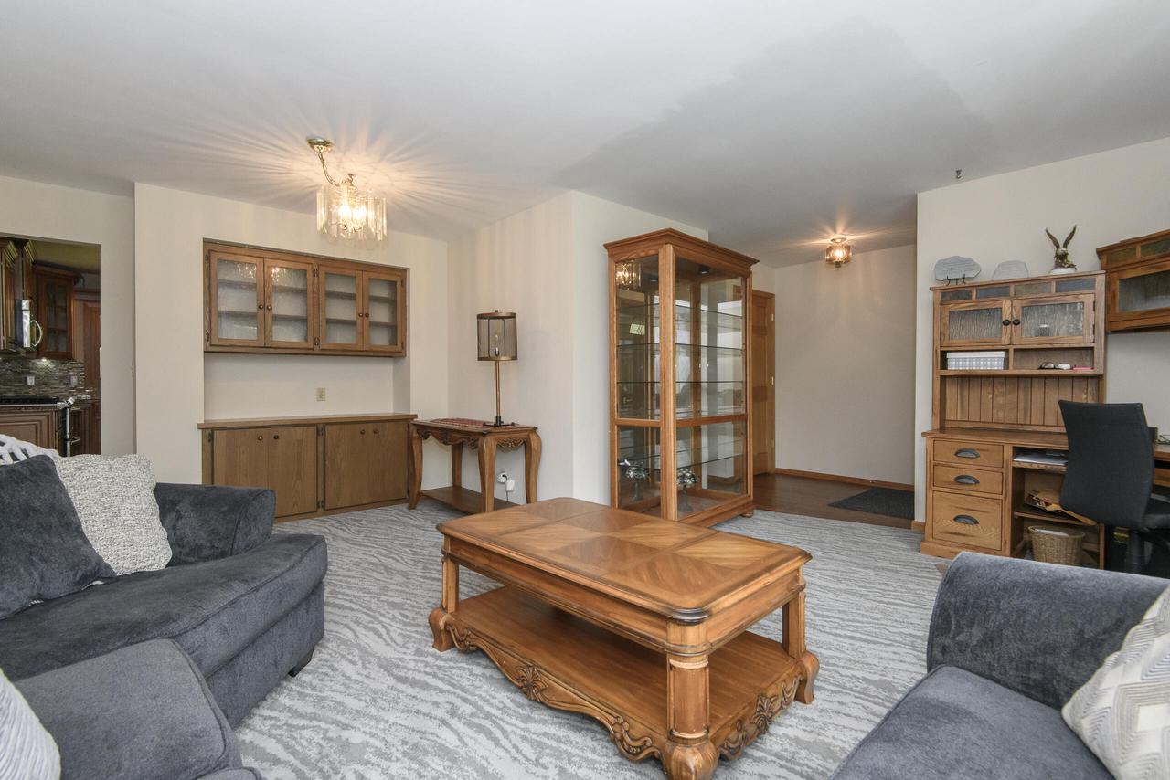 W164N9918 Robins WAY