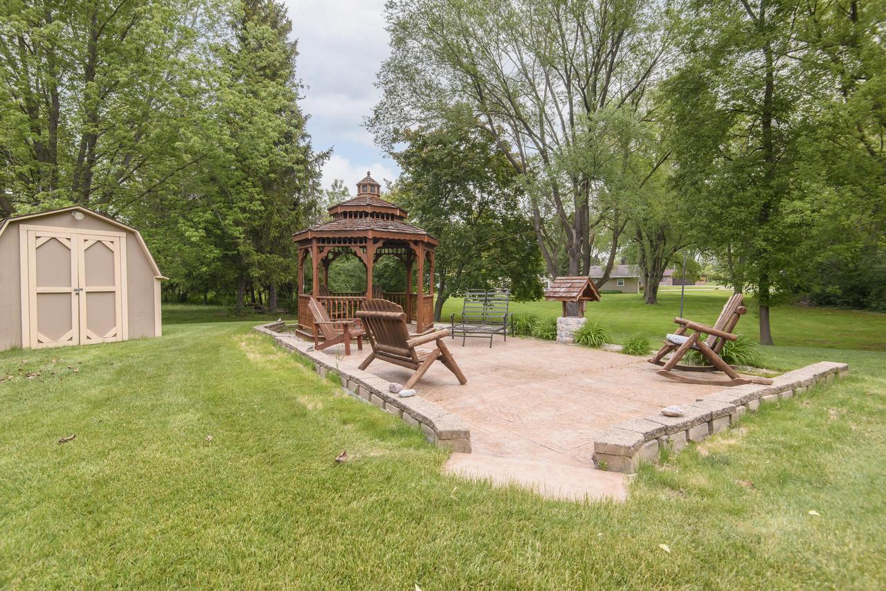 W164N9918 Robins WAY