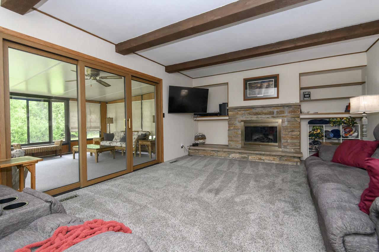 W164N9918 Robins WAY