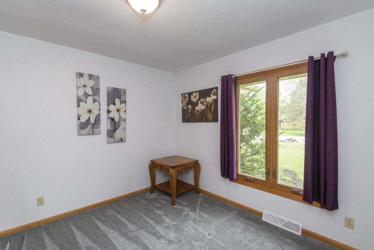 W164N9918 Robins WAY
