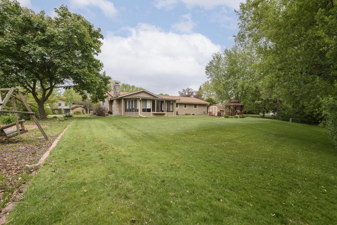 W164N9918 Robins WAY