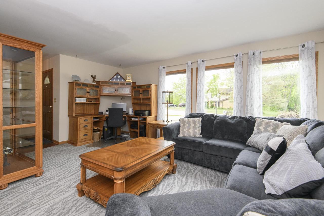 W164N9918 Robins WAY