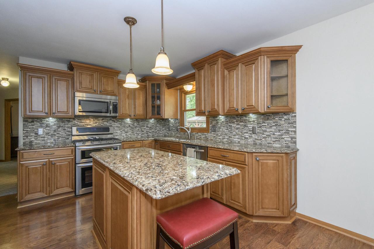 W164N9918 Robins WAY