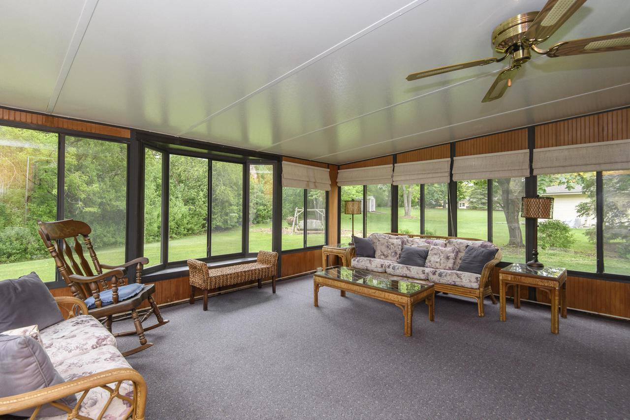 W164N9918 Robins WAY