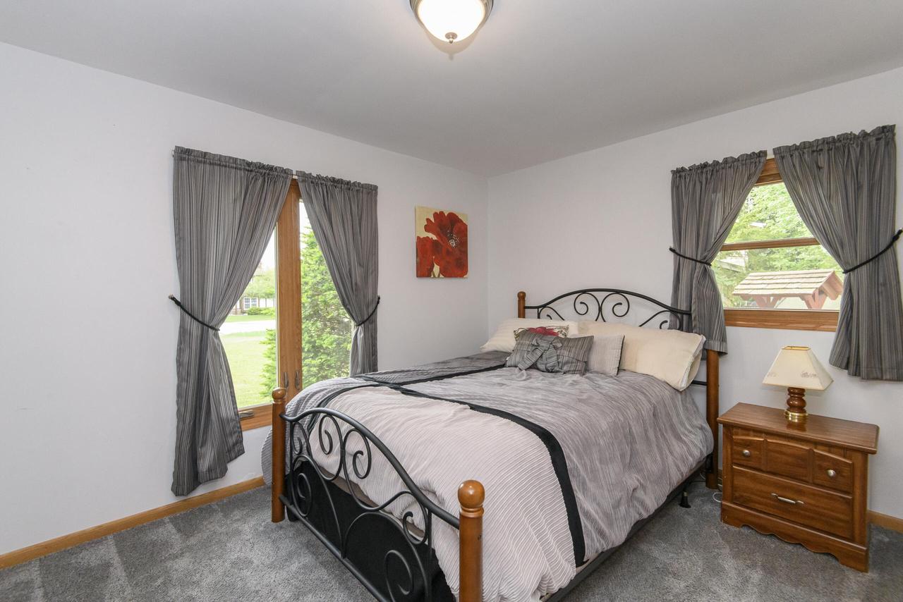 W164N9918 Robins WAY