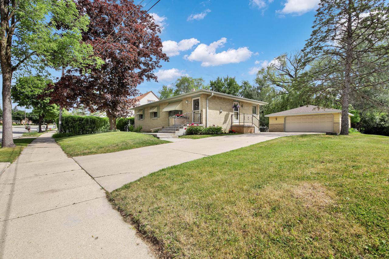 5020 N Lovers Lane ROAD