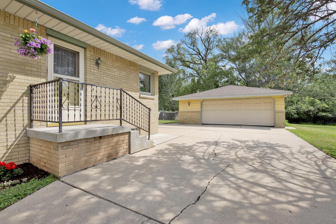 5020 N Lovers Lane ROAD