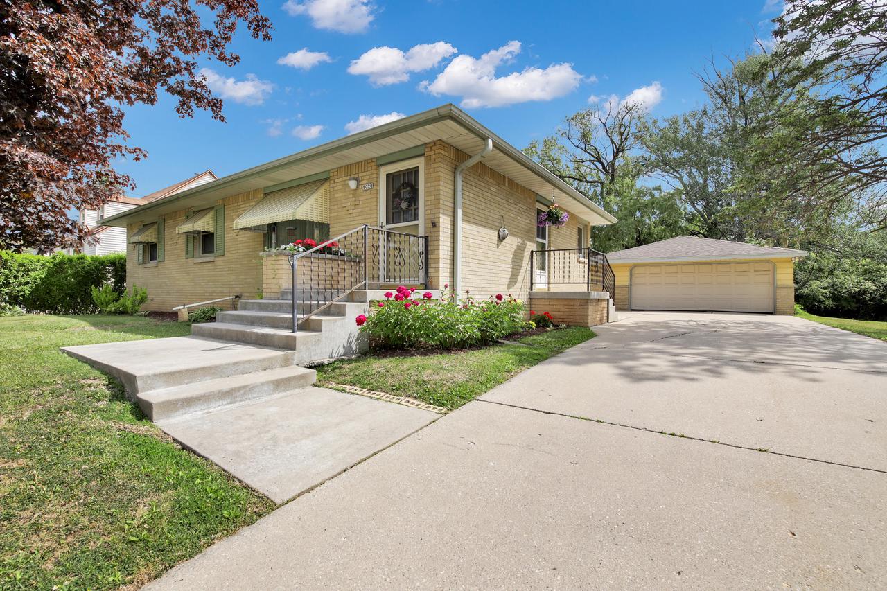 5020 N Lovers Lane ROAD
