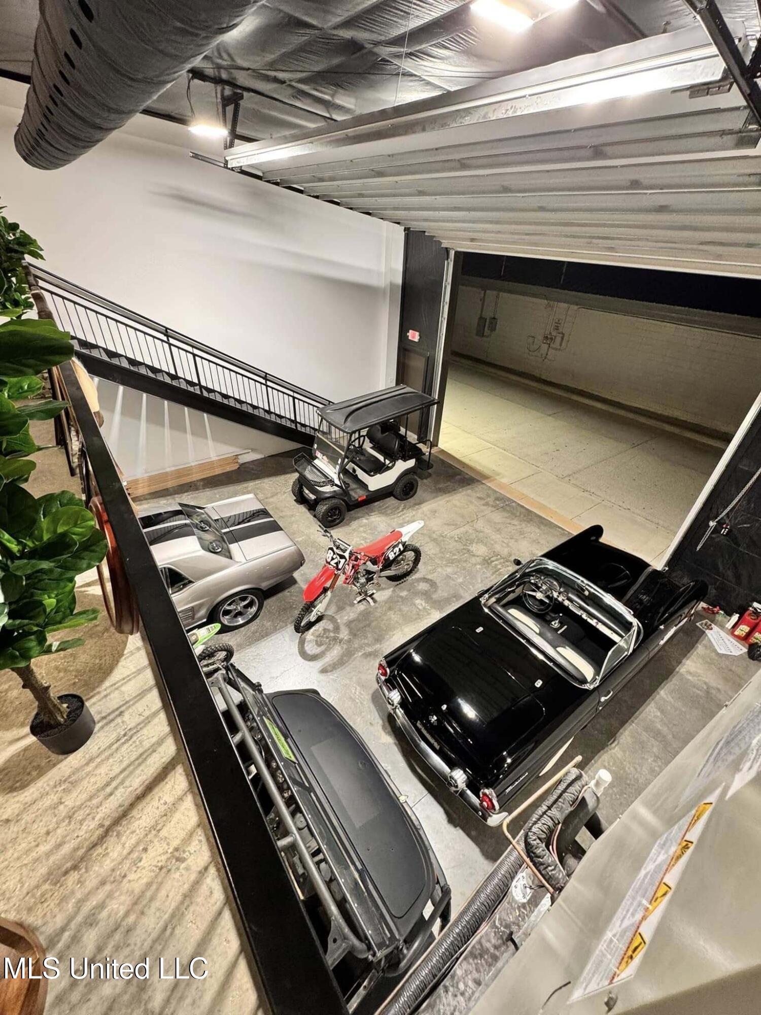 2215 Government Street