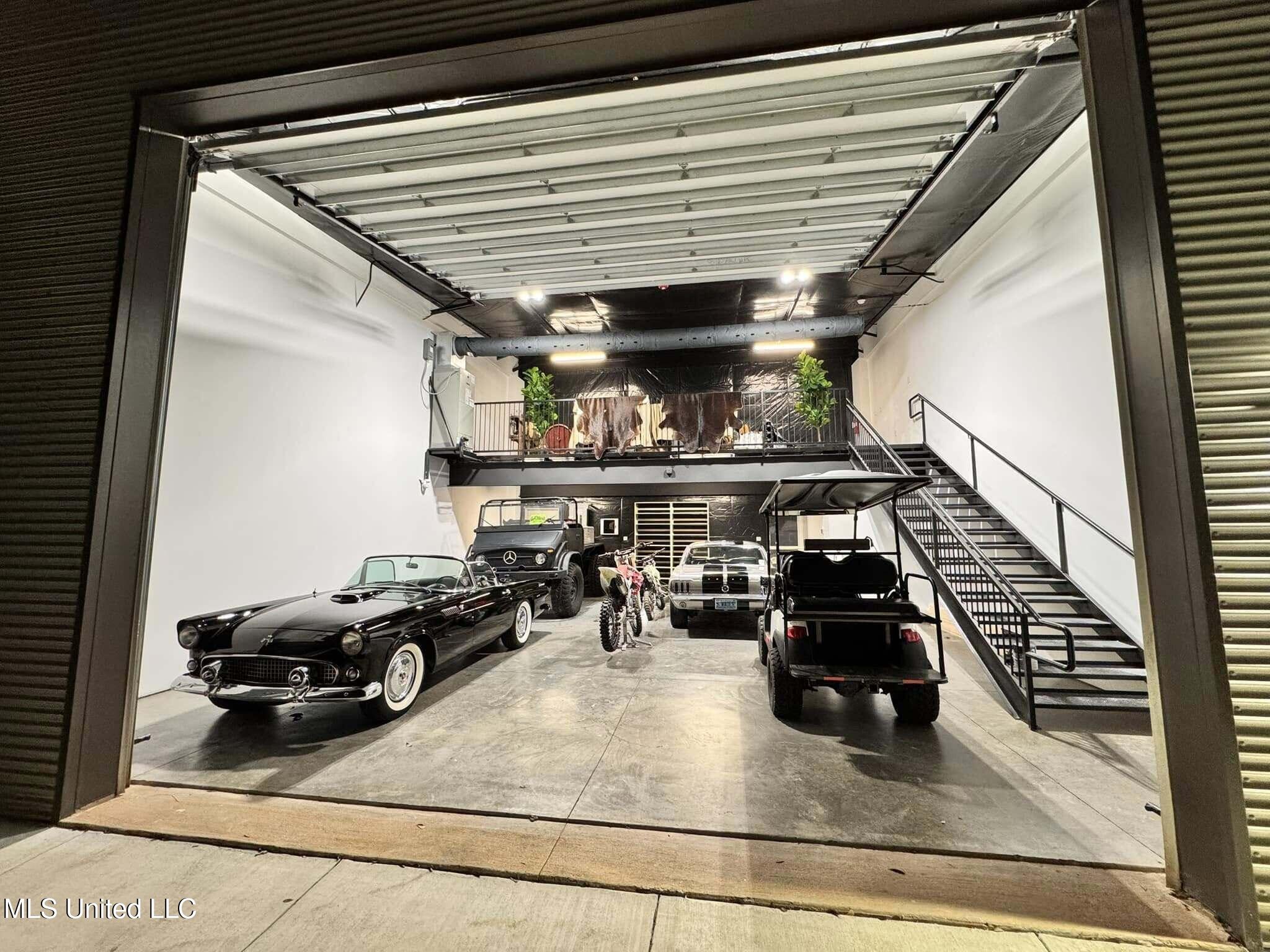 2215 Government Street