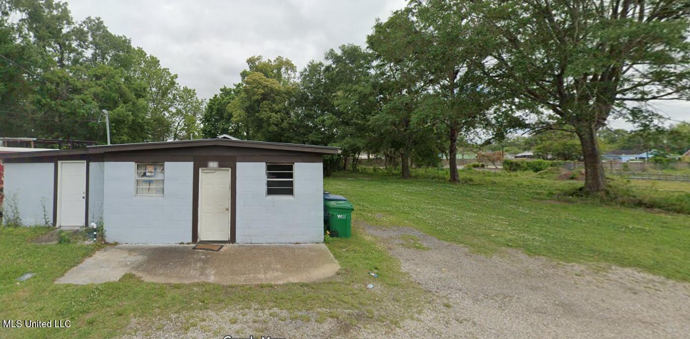 824 Handy Avenue