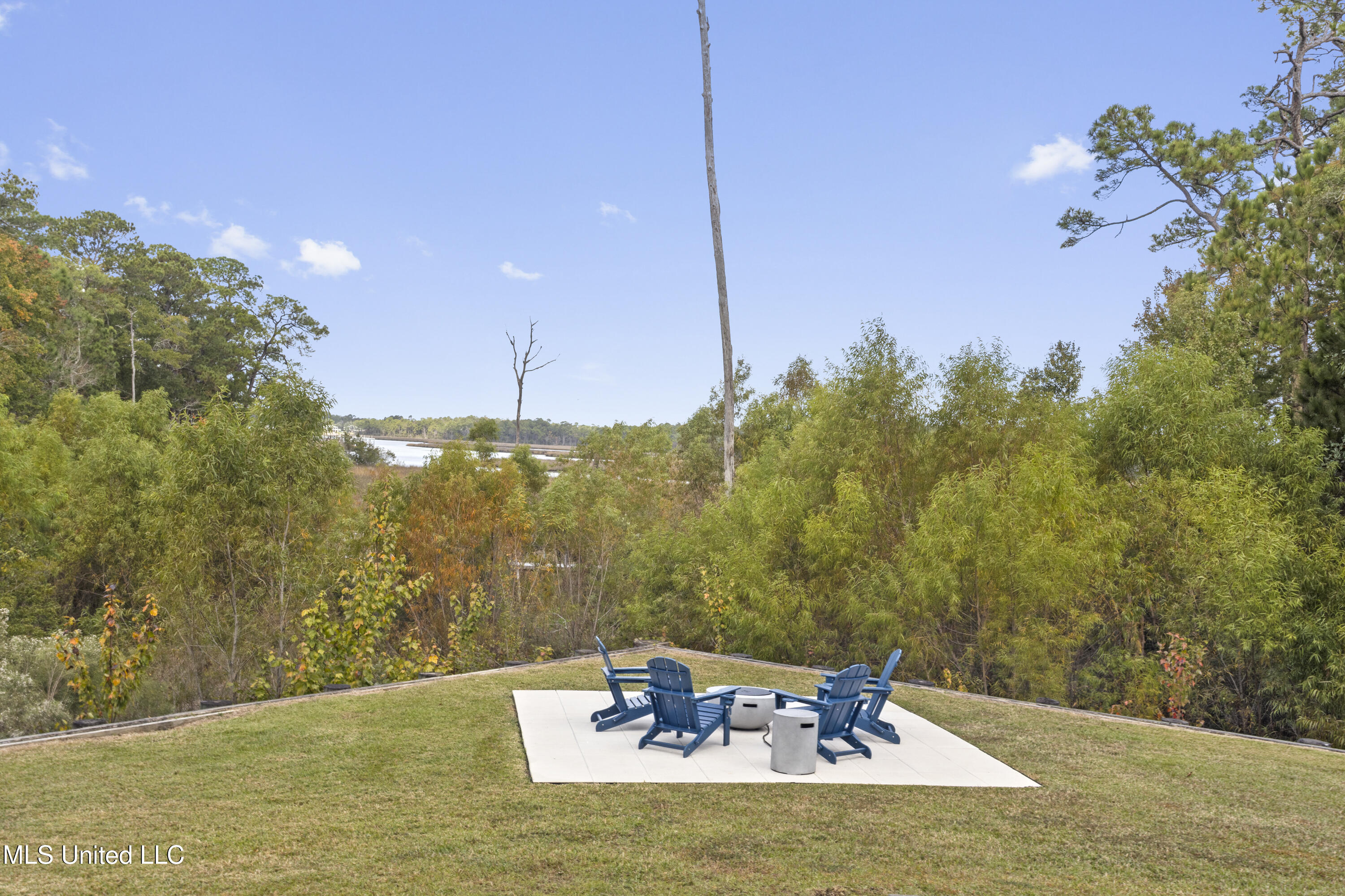 2501 Bienville Boulevard, 435