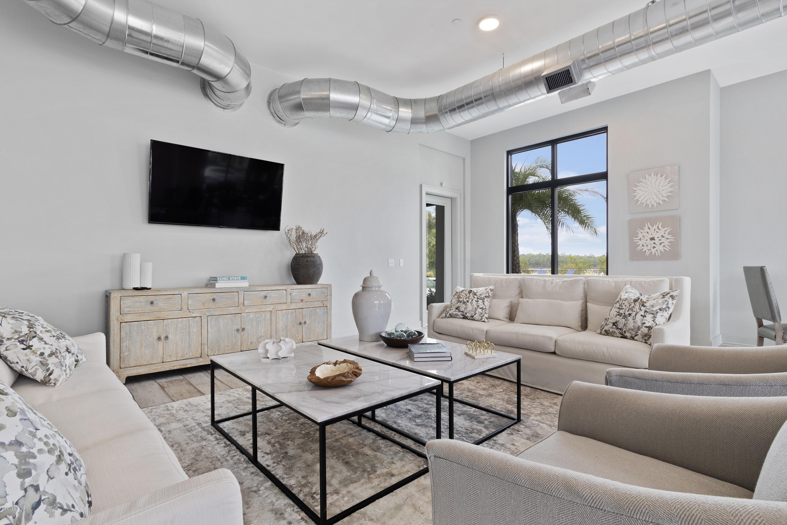 2501 Bienville Boulevard, 435