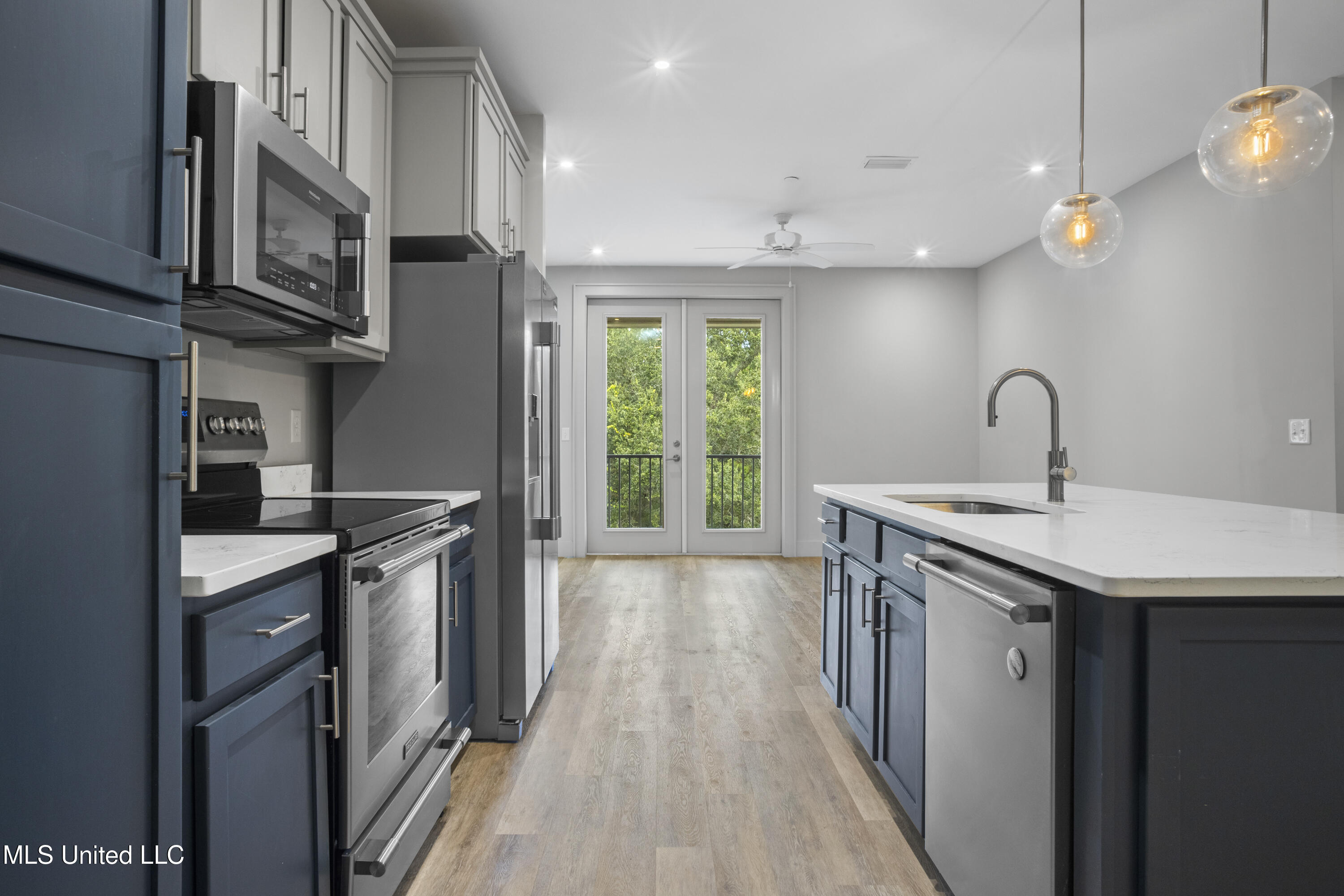 2501 Bienville Boulevard, 435