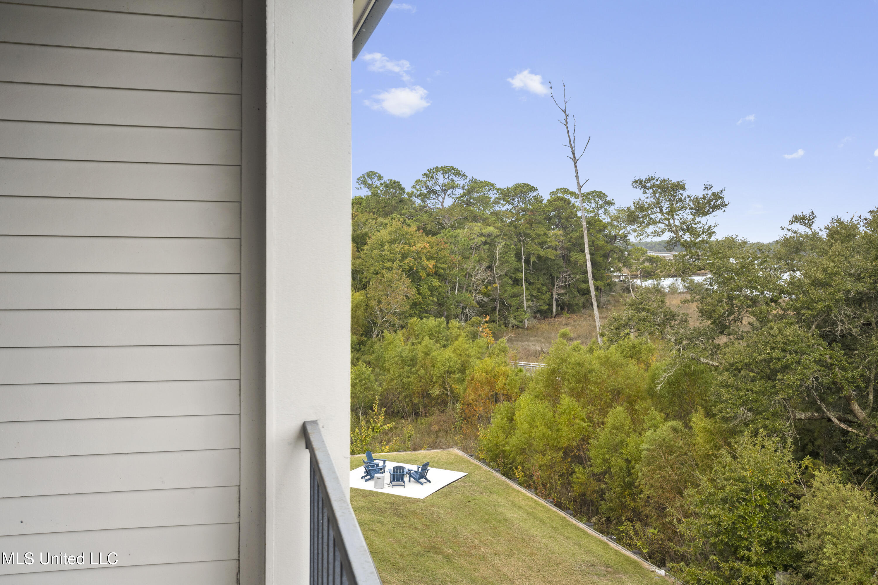 2501 Bienville Boulevard, 435