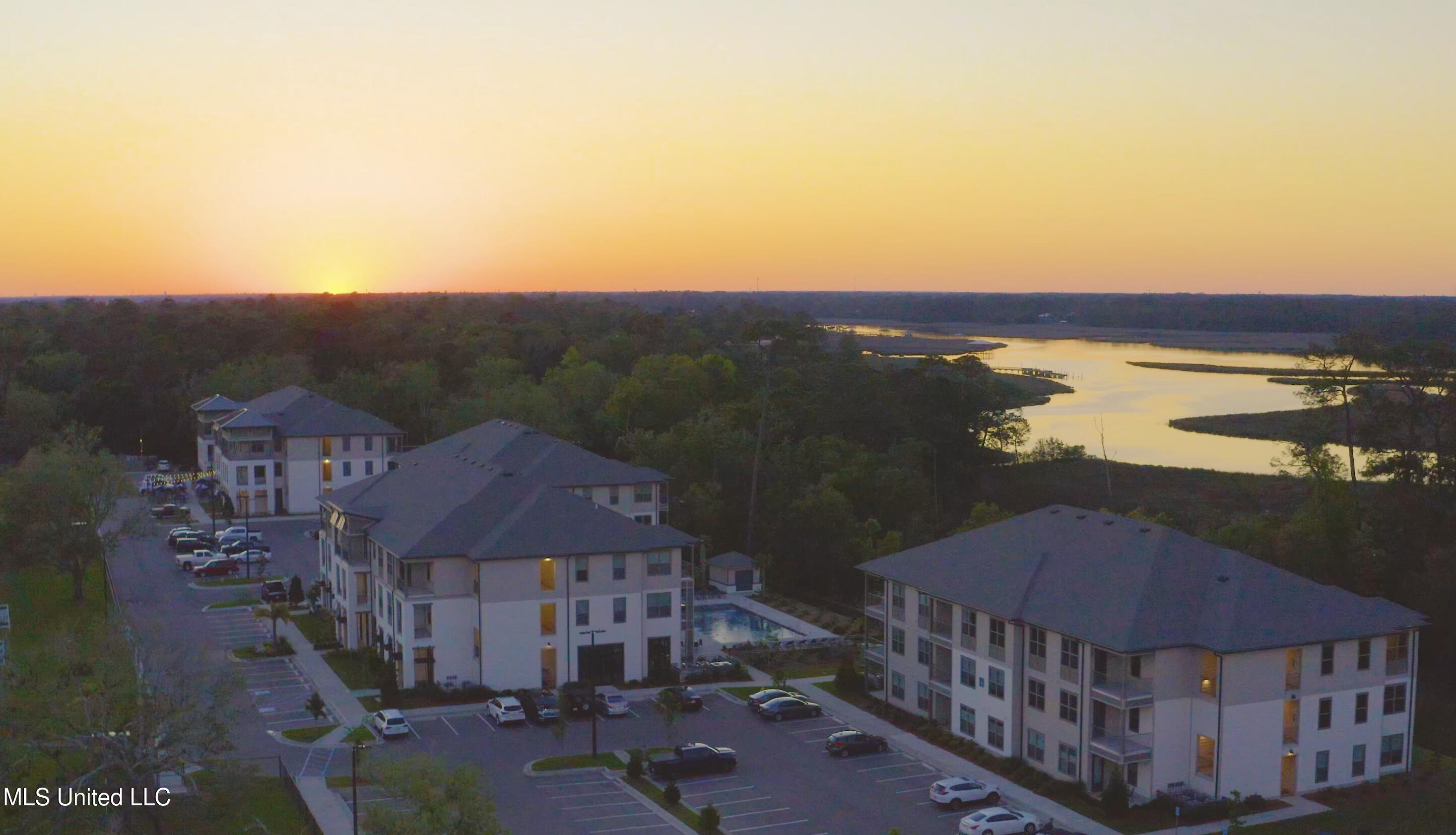 2501 Bienville Boulevard, 435