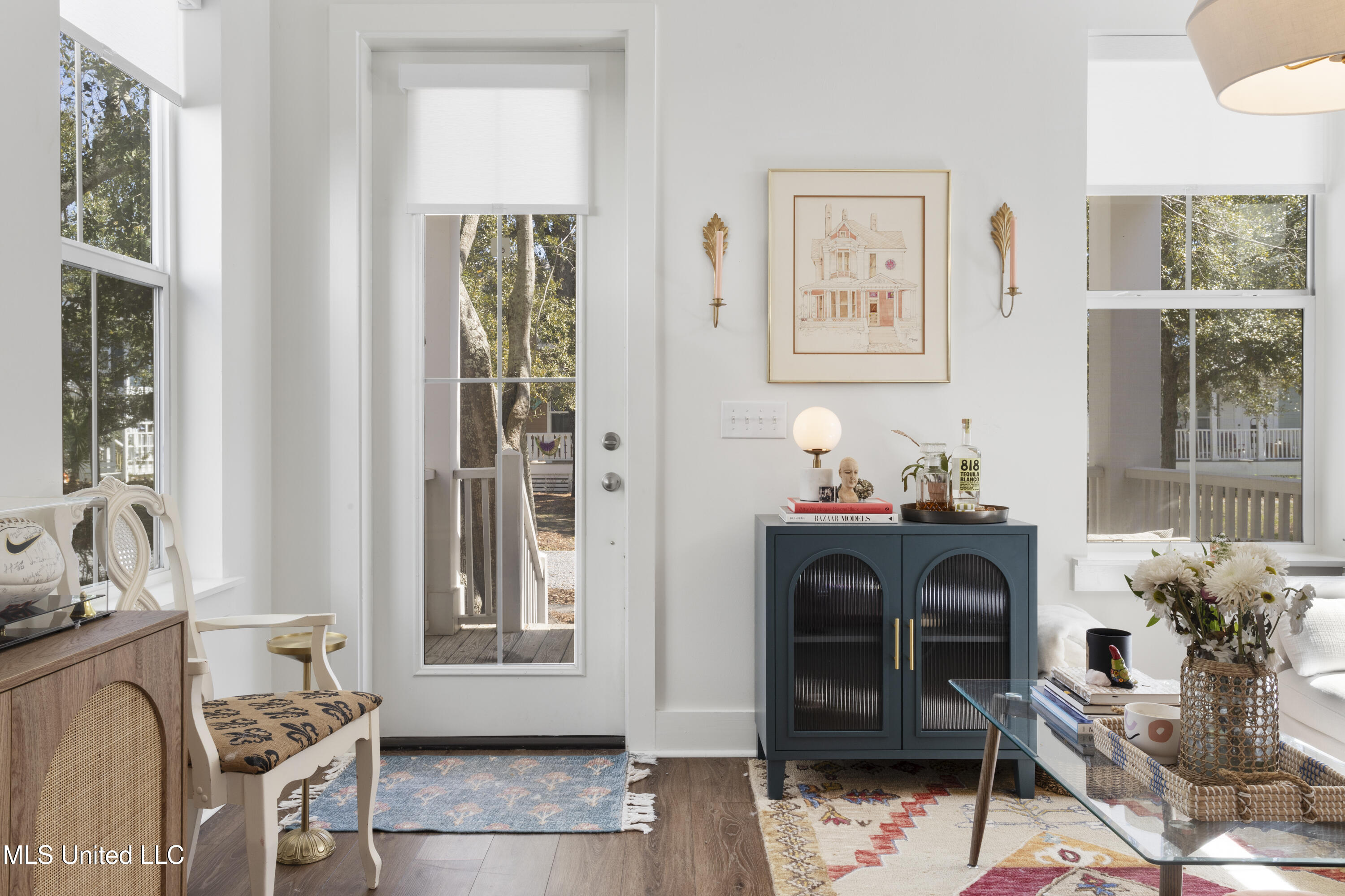 2207 Government Street, 17