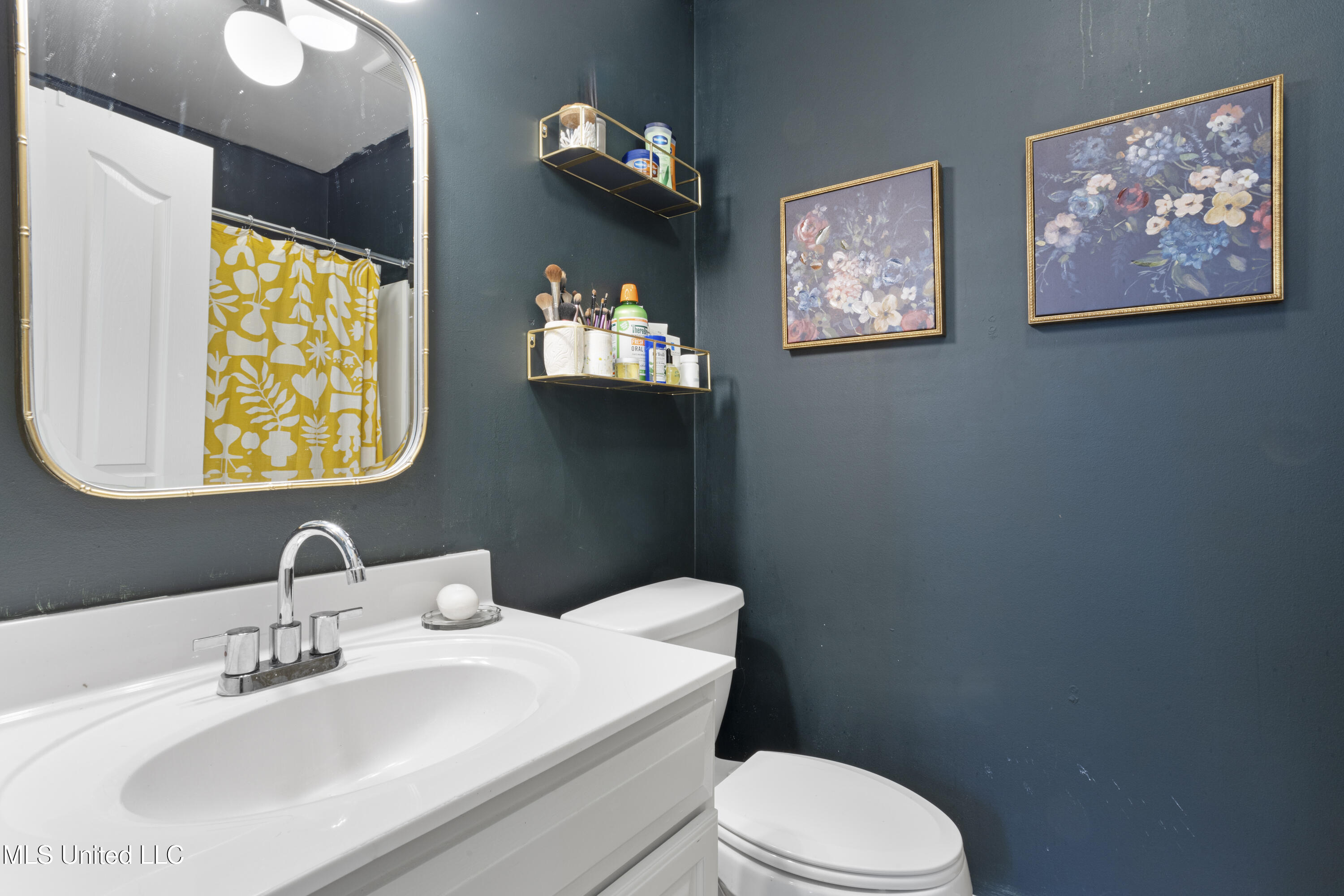 2207 Government Street, 17