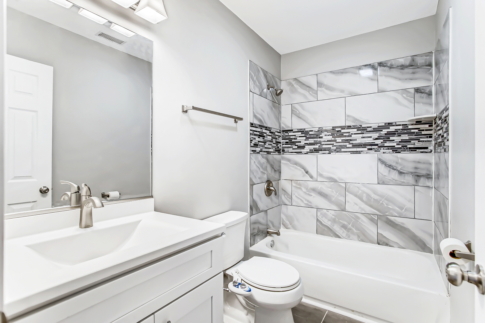 1363 E Central Road Unit: B1