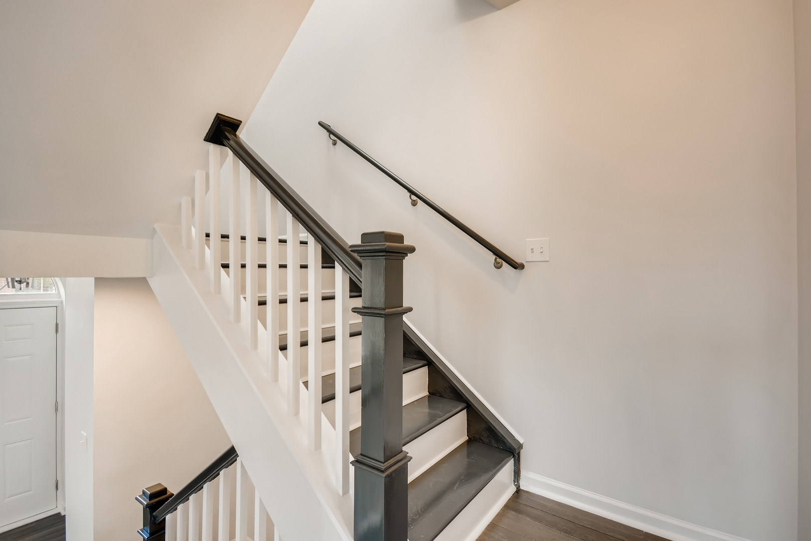 1363 E Central Road Unit: B1