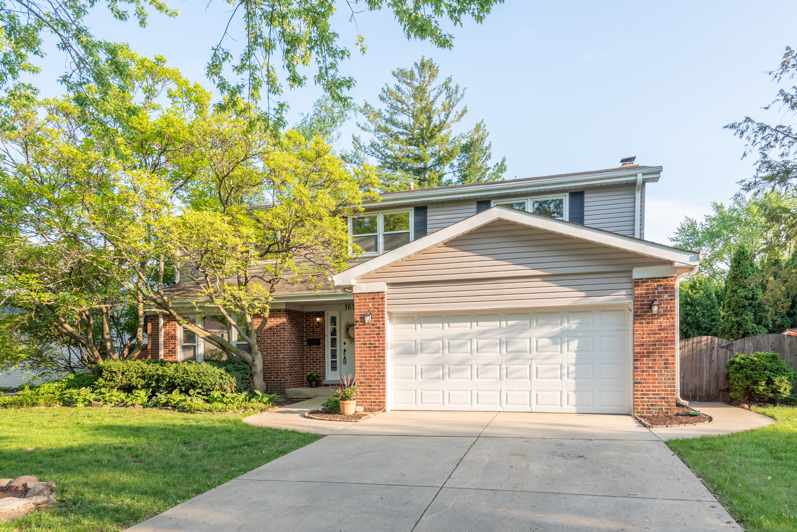 1617 E Dogwood Lane