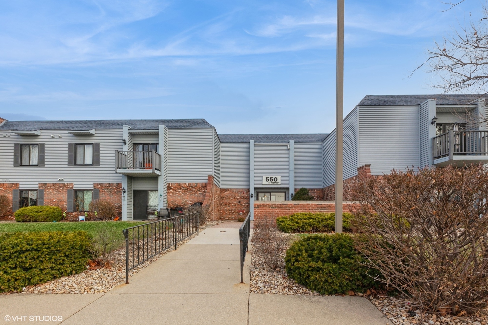 550 75th Street Unit: 201