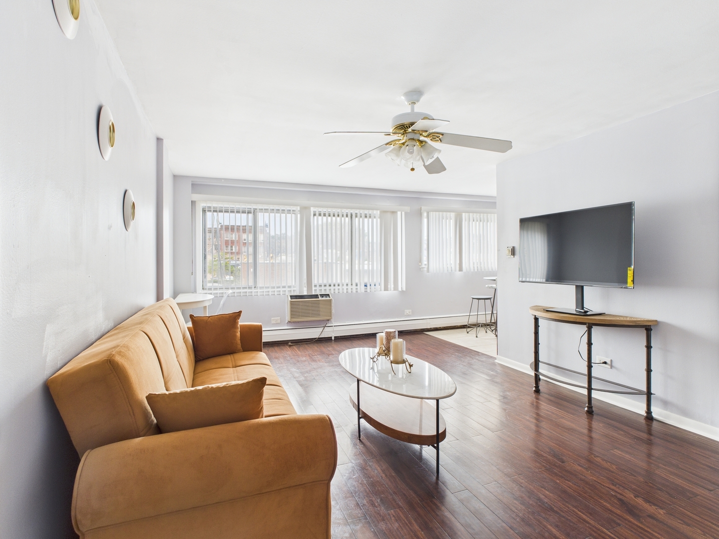 7540 N RIDGE Avenue Unit: 2B